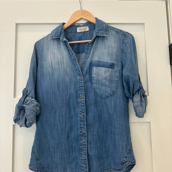 Chambray Button down - Picture 1 of 3